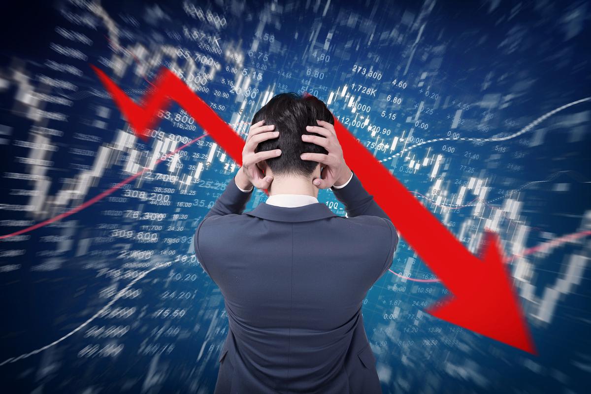 成人看片黄a免费看动漫 正在播放黑吊战白妞